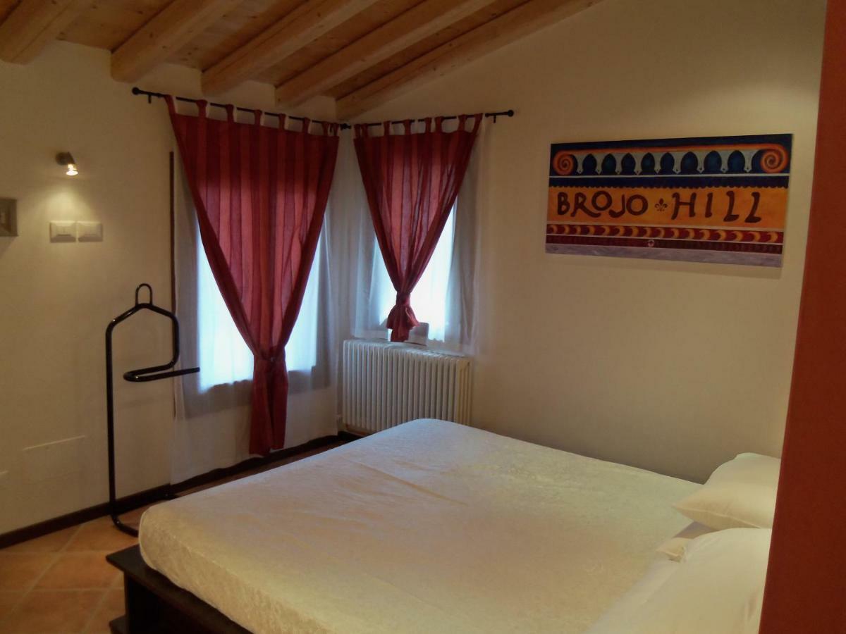 Brojo Hill Bed & Breakfast Longare Eksteriør bilde
